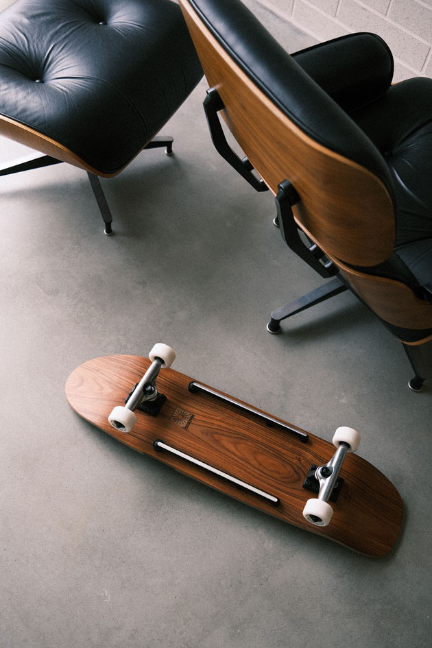 GLOBE EAMES LTD SKATEBOARD 1 630