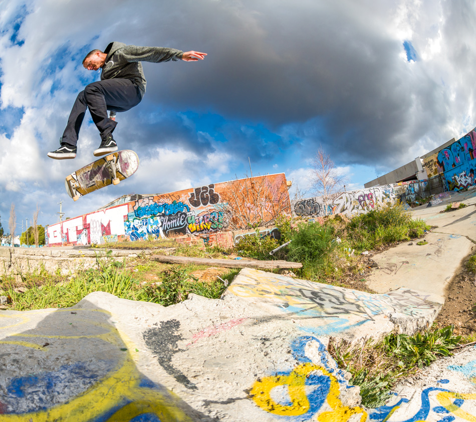 Andrew Mapstone heelflip