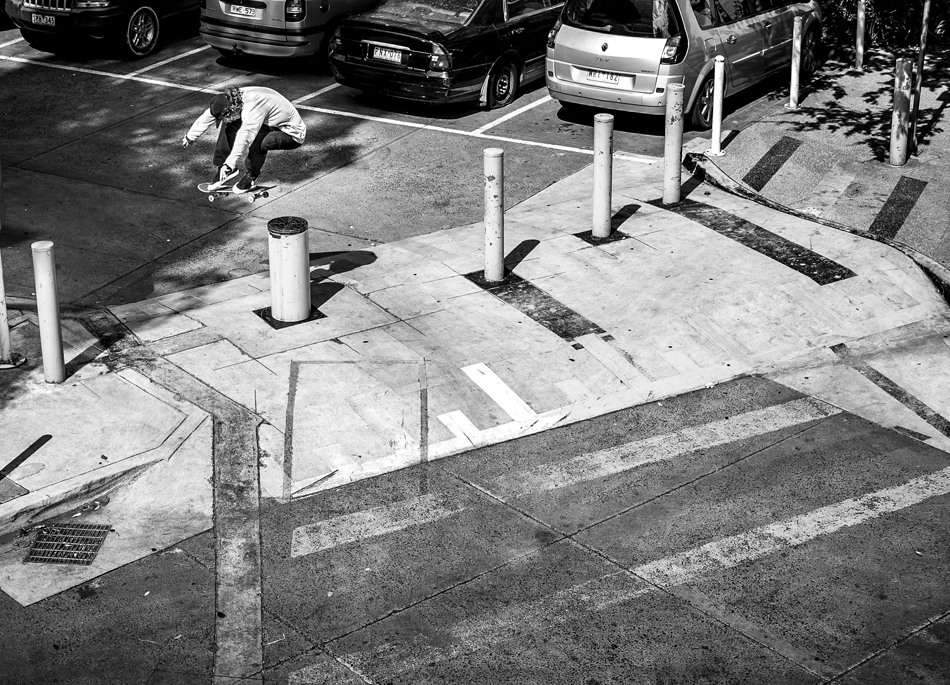 Rob Pace heelflip bump to pole Melbourne 950