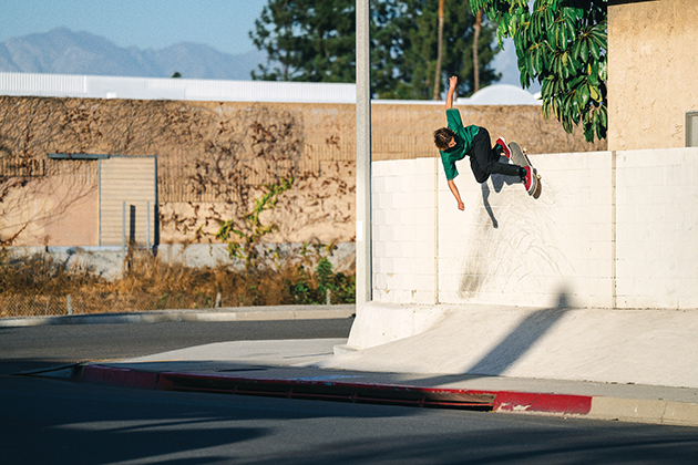 SP25 Skate Curren InEnviroment Action WallrideBSSmith RedWhite 09894