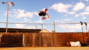 JULIAN LEE – SO LITTLE TIME | VIDEO